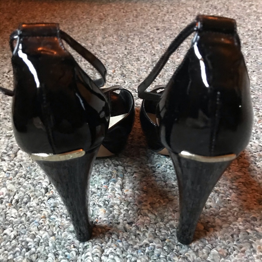 Black and Gold Dior Pumps with Open Toe - Picture 4 of 6